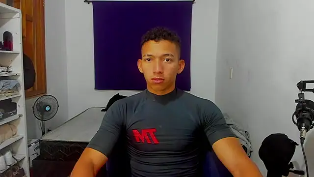 Snapshot of JuanchiT66 chatting on October 1, 4:50 am JuanchiT66 online show from October 1, 4:50 am