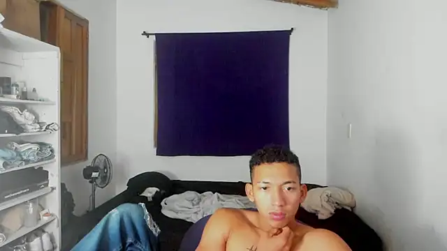 Snapshot of JuanchiT66 chatting on October 9, 6:14 am JuanchiT66 online show from October 9, 6:14 am