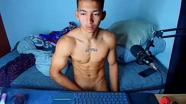 Snapshot of JuanchiT66 chatting on November 18, 3:37 pm JuanchiT66 online show from November 18, 3:37 pm