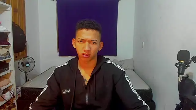 Snapshot of JuanchiT66 chatting on October 22, 3:06 am JuanchiT66 online show from October 22, 3:06 am