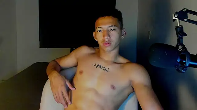 Snapshot of JuanchiT66 chatting on September 17, 9:00 am JuanchiT66 online show from September 17, 9:00 am