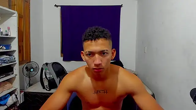 Snapshot of JuanchiT66 chatting on October 15, 6:33 am JuanchiT66 online show from October 15, 6:33 am