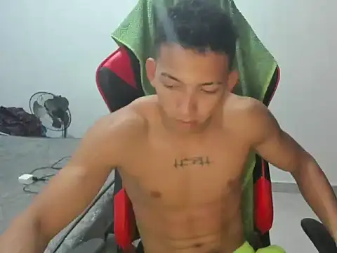 Snapshot of JuanchiT66 chatting on November 27, 6:25 am JuanchiT66 online show from November 27, 6:25 am