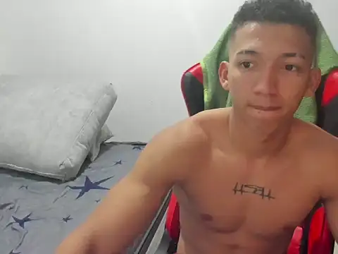 Snapshot of JuanchiT66 chatting on December 18, 6:40 am JuanchiT66 online show from December 18, 6:40 am