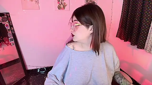 isaferrer06 online show from November 4, 5:44 am