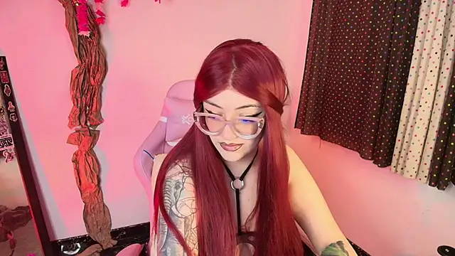 isaferrer06 online show from September 11, 4:23 am