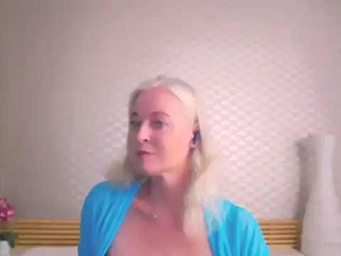 Snapshot of Anais_Janson chatting on August 5, 4:12 pm Anais Janson online show from August 5, 4:12 pm