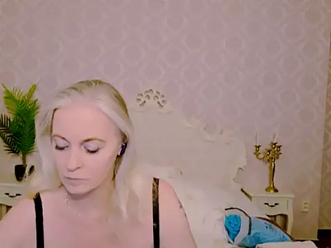 Anais Janson online show from April 14, 6:46 pm