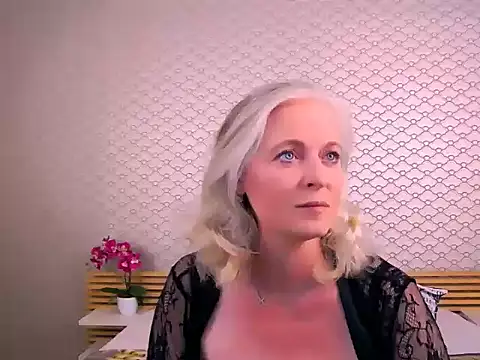 Snapshot of Anais_Janson chatting on June 26, 8:14 pm Anais Janson online show from June 26, 8:14 pm
