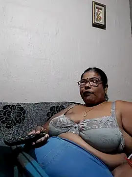 Snapshot of mileesha chatting on June 21, 6:57 pm mileesha online show from June 21, 6:57 pm