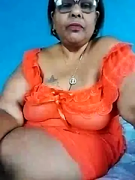 Snapshot of mileesha chatting on November 25, 7:52 am mileesha online show from November 25, 7:52 am