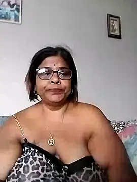 Snapshot of mileesha chatting on December 3, 8:25 am mileesha online show from December 3, 8:25 am