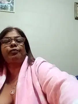 Snapshot of mileesha chatting on July 13, 6:29 pm mileesha online show from July 13, 6:29 pm