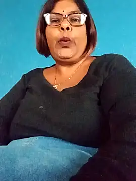 Snapshot of mileesha chatting on October 3, 11:01 am mileesha online show from October 3, 11:01 am