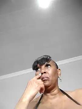 Snapshot of BigPussy10xx chatting on October 2, 6:22 pm BigPussy10xx online show from October 2, 6:22 pm