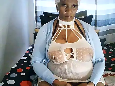 Snapshot of BigPussy10xx chatting on September 27, 5:35 am BigPussy10xx online show from September 27, 5:35 am
