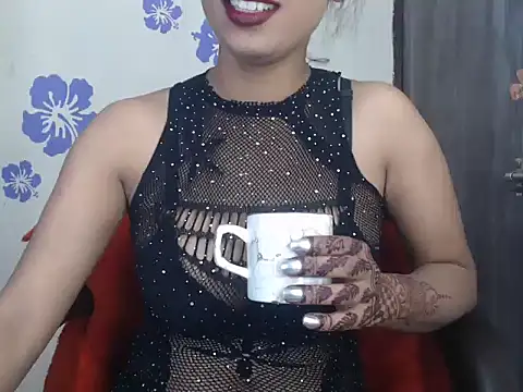 Snapshot of Love-Sex_Love chatting on December 5, 5:55 pm Love-Sex Love online show from December 5, 5:55 pm