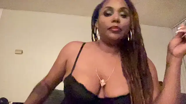 GigiMcFee online show from July 30, 6:23 am