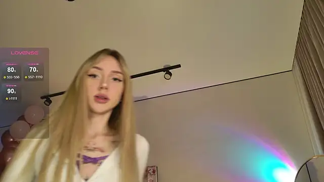 Snapshot of Lunainnk chatting on December 1, 12:22 am Lunainnk online show from December 1, 12:22 am