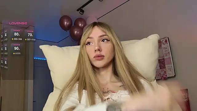 Snapshot of Lunainnk chatting on November 29, 10:21 pm Lunainnk online show from November 29, 10:21 pm