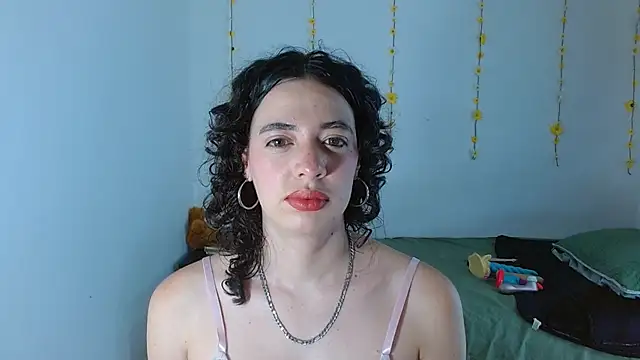 sajecrismaa online show from February 6, 7:21 pm