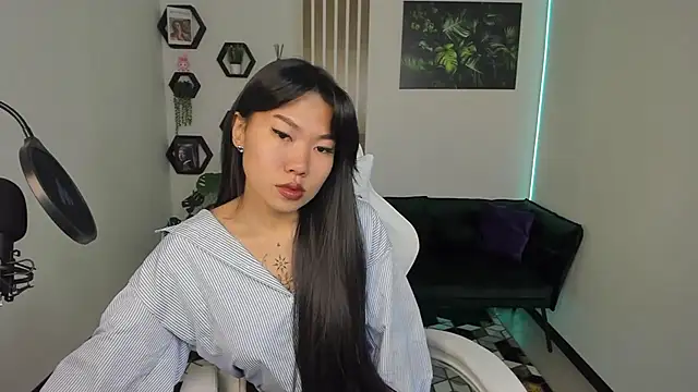 LunaPurrr online show from October 23, 1:04 am