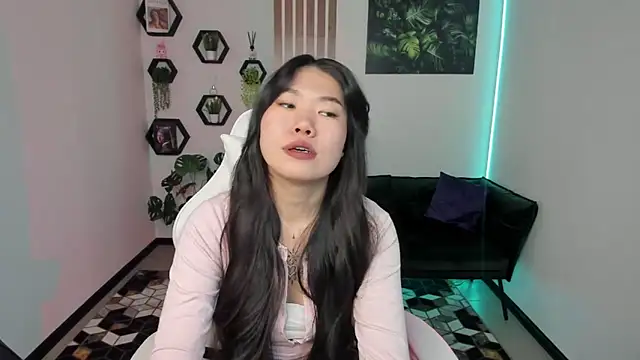 LunaPurrr online show from November 17, 1:09 am