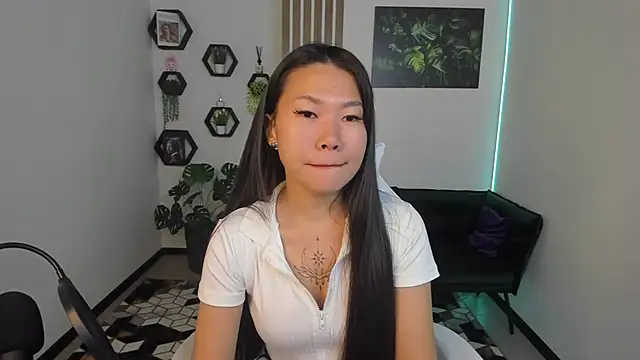 LunaPurrr online show from October 1, 11:19 pm