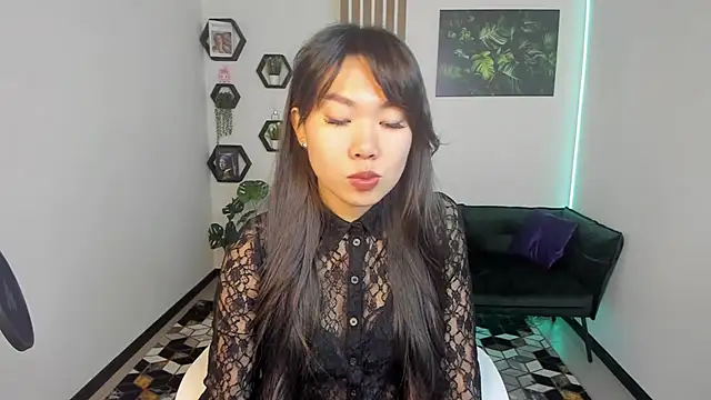 LunaPurrr online show from October 10, 11:27 pm