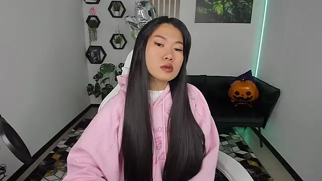 LunaPurrr online show from October 31, 2:19 am