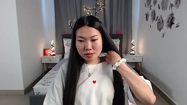 LunaPurrr online show from September 9, 11:25 pm