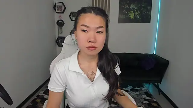 LunaPurrr online show from October 18, 2:35 am