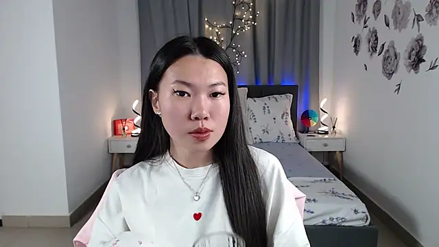 LunaPurrr online show from September 14, 1:22 pm