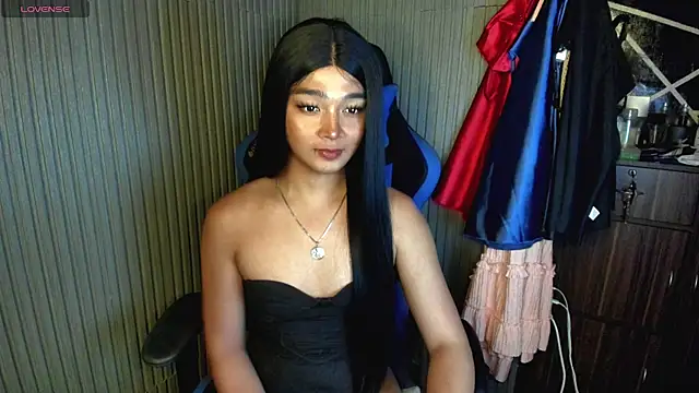 Snapshot of TrinityFucksYou chatting on June 7, 4:12 pm TrinityFucksYou online show from June 7, 4:12 pm