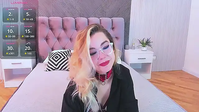 Snapshot of PrincessSlay chatting on October 20, 5:20 am PrincessSlay online show from October 20, 5:20 am
