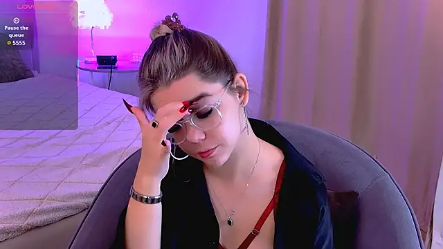 Snapshot of PrincessSlay chatting on October 1, 5:34 am PrincessSlay online show from October 1, 5:34 am