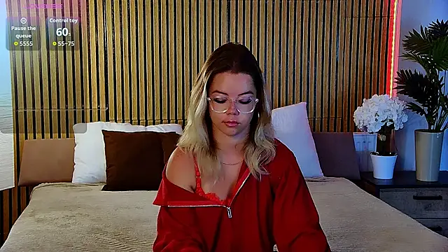 Snapshot of PrincessSlay chatting on July 6, 5:36 am PrincessSlay online show from July 6, 5:36 am
