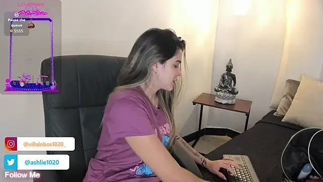 MiaVillalobos online show from October 21, 12:04 pm