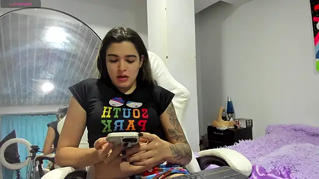 MiaVillalobos online show from April 22, 7:48 am