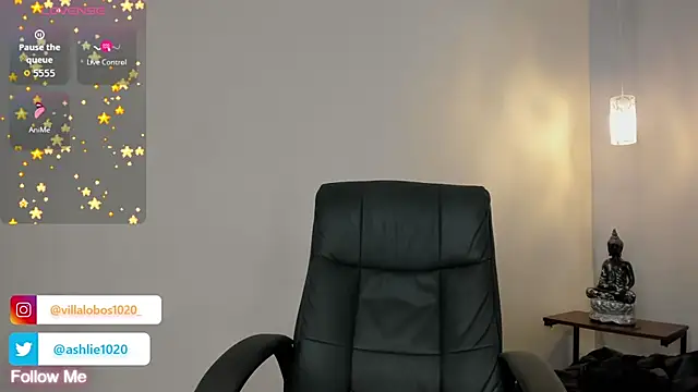 Snapshot of MiaVillalobos chatting on October 29, 12:04 pm MiaVillalobos online show from October 29, 12:04 pm