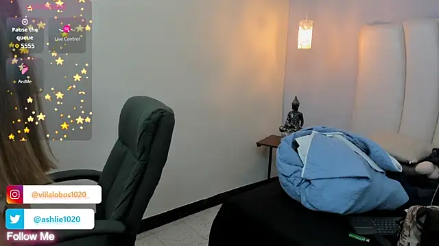 Snapshot of MiaVillalobos chatting on October 26, 3:01 pm MiaVillalobos online show from October 26, 3:01 pm