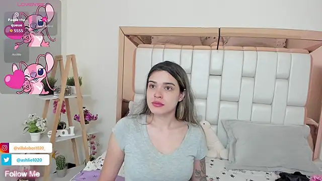 MiaVillalobos online show from September 10, 11:53 am