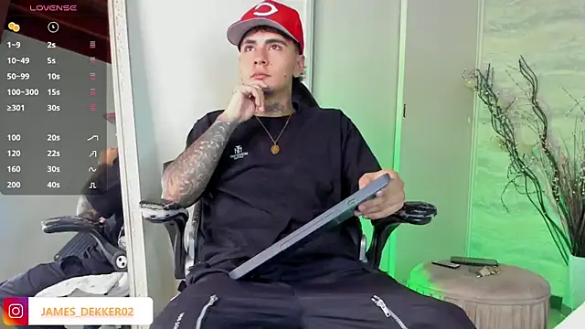 JamesDeker online show from September 8, 7:57 pm
