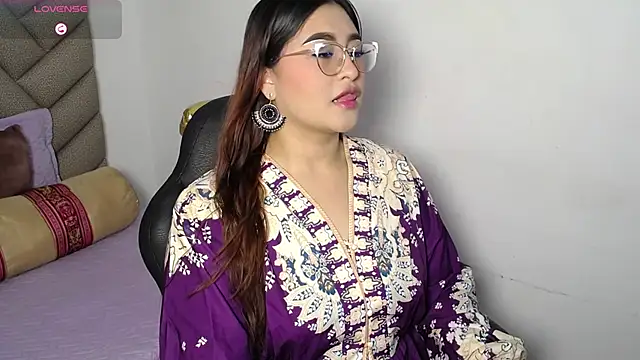 heluejamil online show from October 30, 2:04 pm