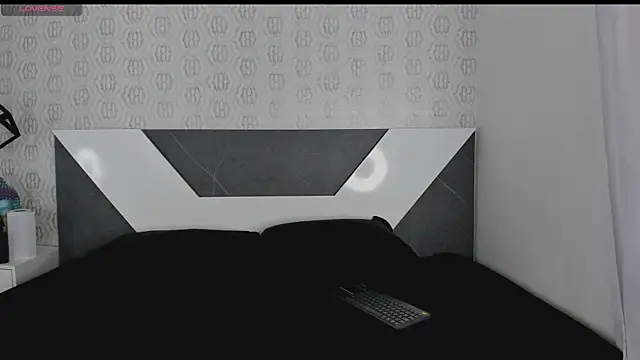 Snapshot of Mia-Medina chatting on November 12, 8:01 pm Mia-Medina online show from November 12, 8:01 pm