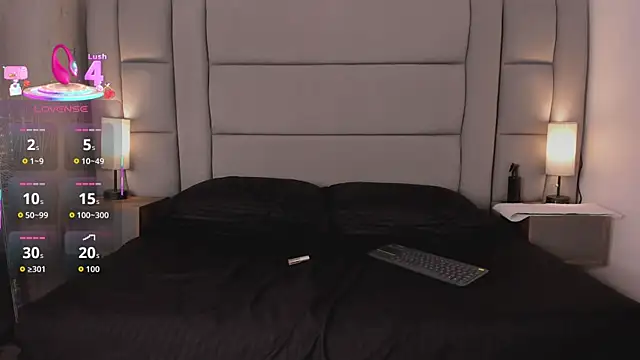 Snapshot of Mia-Medina chatting on October 30, 8:06 pm Mia-Medina online show from October 30, 8:06 pm