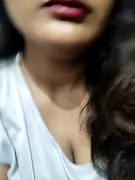 Snapshot of Cute_pinkii chatting on October 31, 8:05 pm Cute pinkii online show from October 31, 8:05 pm