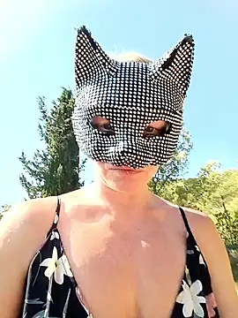 HotWife VR online show from June 17, 8:03 am