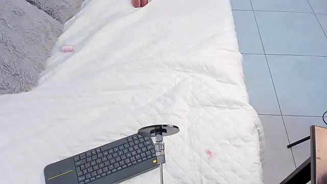 Snapshot of Nina_sweetz12 chatting on February 4, 5:41 pm Nina sweetz12 online show from February 4, 5:41 pm