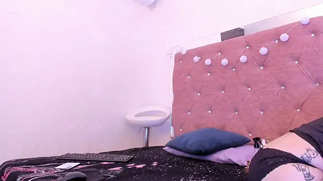 JulianaCarter online show from May 11, 6:49 pm